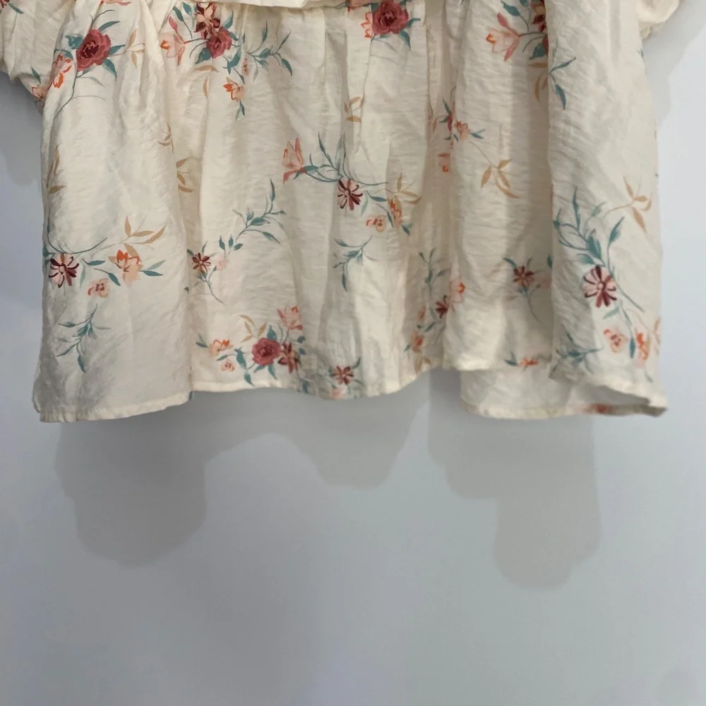 Torrid 1X Ruched Puff Sleeve Top - Picture 5 of 13